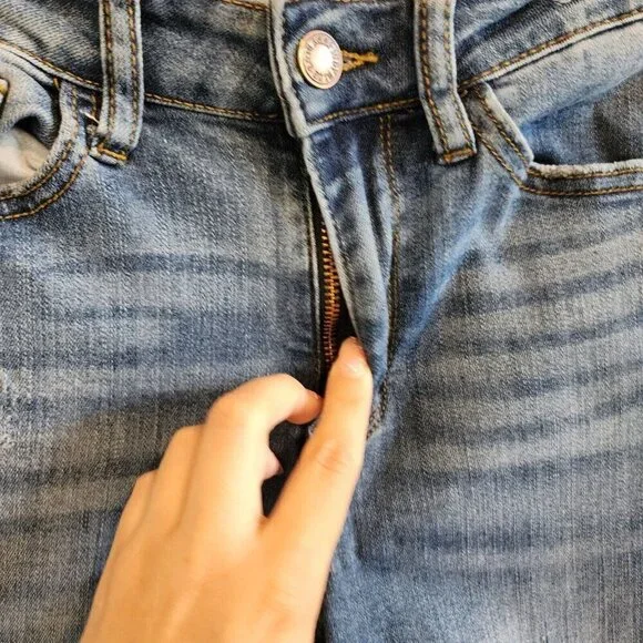 Judy Blue Distressed Relaxed Fit High Waist Stretchy Medium Wash Ankle Jeans 29 - Picture 4 of 12